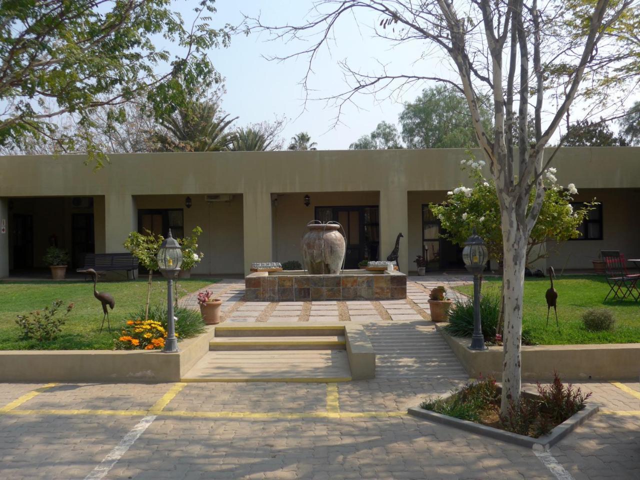 Hadassa Guest House Otjiwarongo Exterior photo